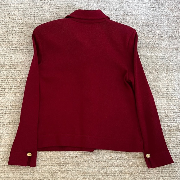 ST JOHN Collection Deep Red Jacket Blazer Gold Buttons SANTANA KNIT US 6 EUC - Picture 2 of 5